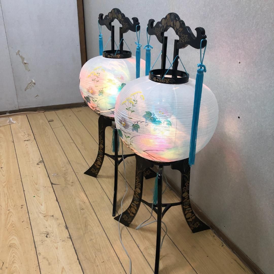 【品質保証書】 回転行灯 尾花型 一対 ペア 盆提灯 回転灯付き 木製台座 花柄 回転行燈 250811-2