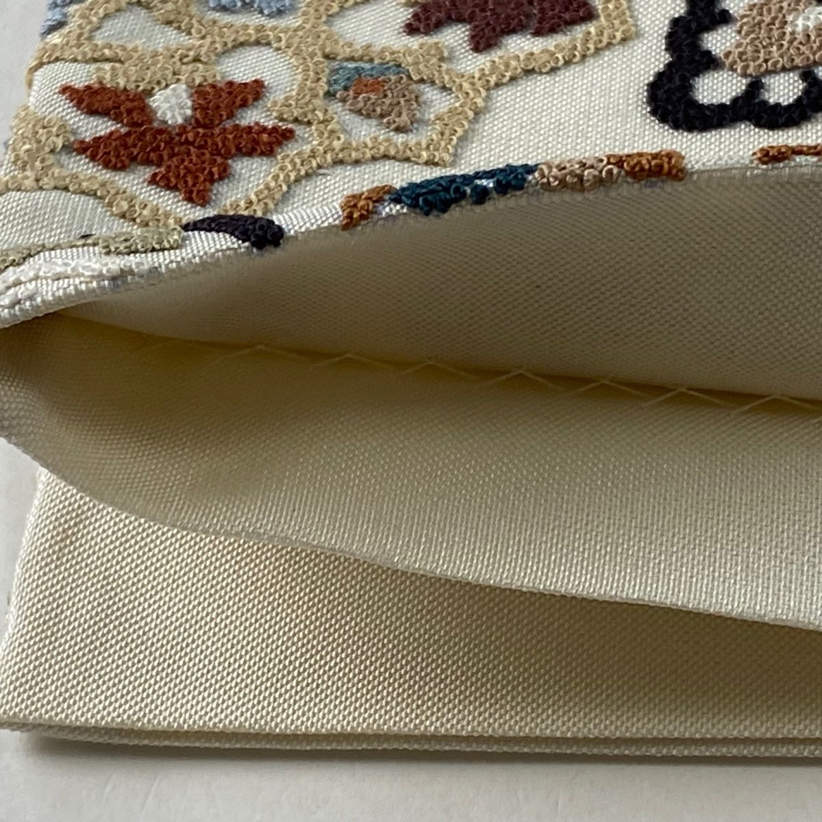 袋帯 美品 逸品 花紋 草花 相良刺繍 クリーム 全通 正絹 【中古】 相良