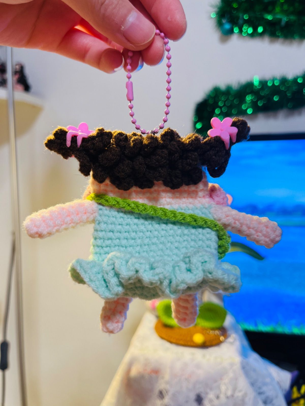 可愛いパクパクモンスター 編み物 airpods ケース 、飾りなど - メルカリ