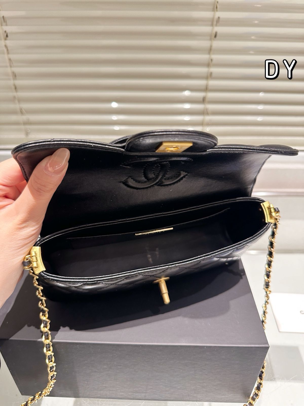 大容量♡【 CHANEL 】チェーン バスケット バッグ 25P 大容量♡【 CHANEL 】チェーン バスケット バッグ 25P