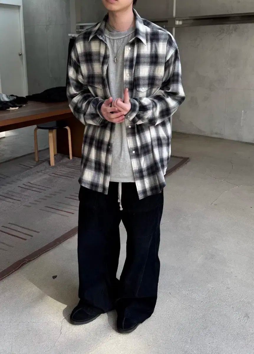4 POLYTERU ウエストン エクリュシャツ