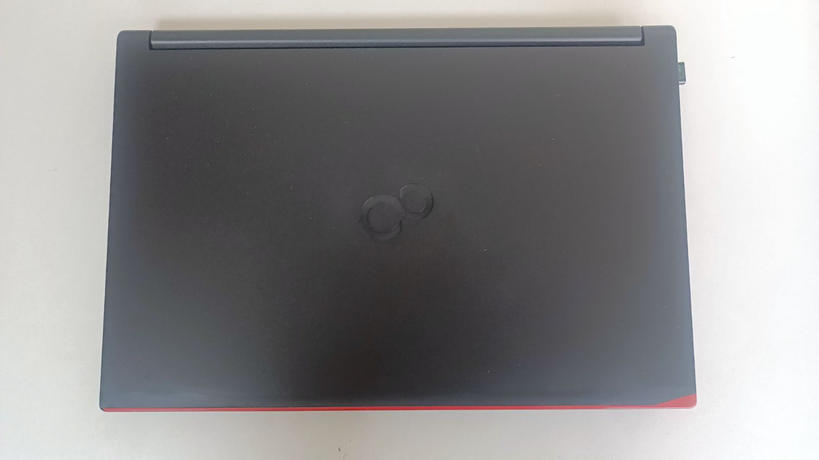 中古美品ノートパソコンFUJITSU第八世代Core i5 SSD 512G メモリ