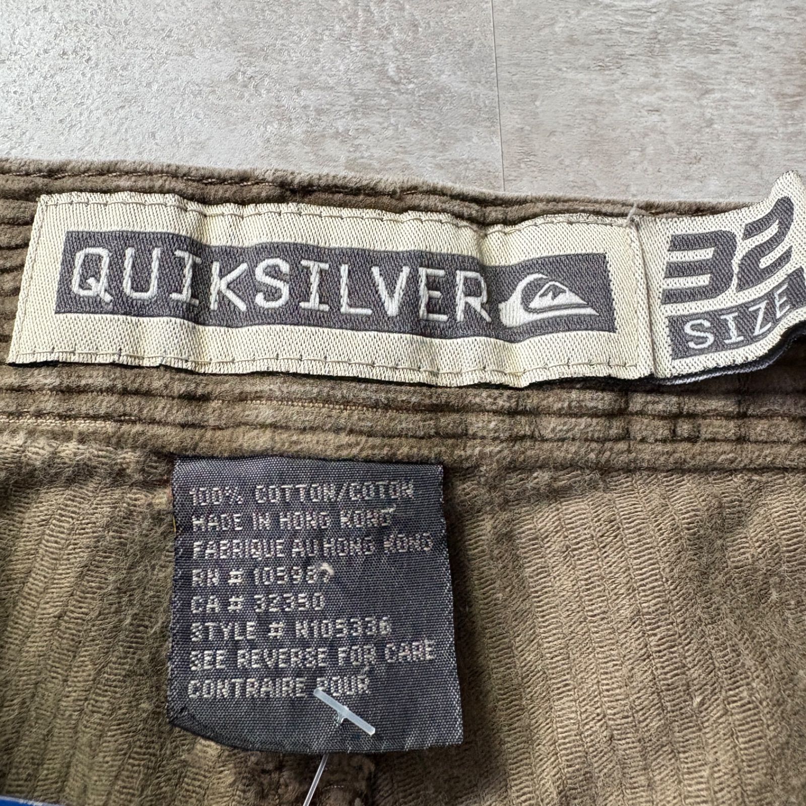 コーデュロイパンツ