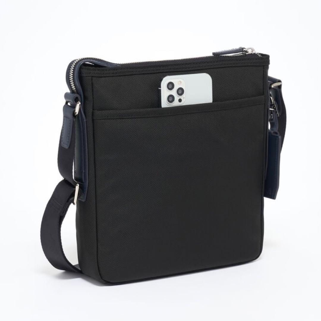 TUMI JARVIS682421ノース・サウス・クロスボディブラック/ネイビー  