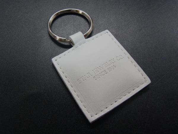 即納【2026新作】スターチャーム バッグチャーム 星モチーフ ミラー キーホルダー マルチチャームの商品ページ｜卸・仕入れサイト【スーパーデリバリー】 ■新品同様■ STAR JEWELRY スタージュエリー レザー キーホルダー キーリング バッグチャーム アイボリー系×シルバー系 DJ4052