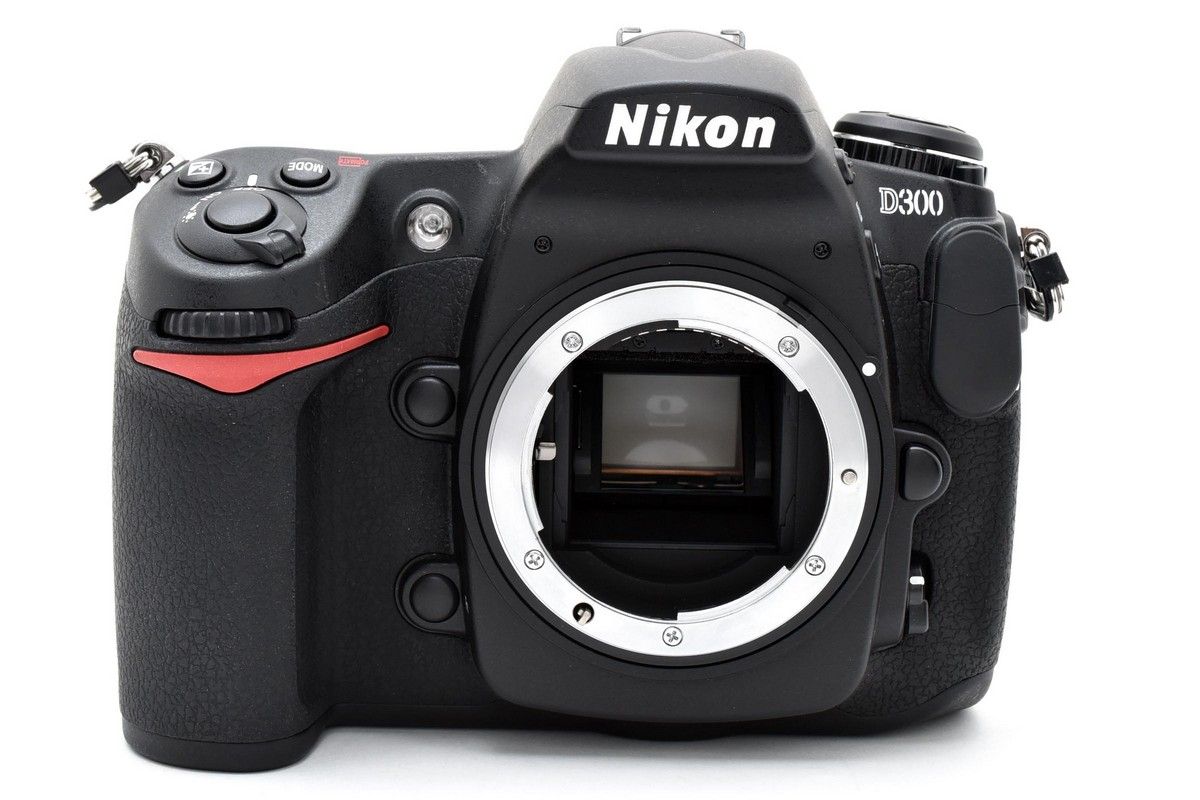 値下げ Nikon D300 デジタル一眼レフカメラ ショット数13569 超美品】ショット数1900台 Nikon D300 デジタル一眼レフカメラ