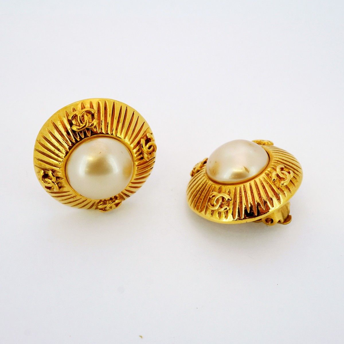 激レア 正規品 ヴィンテージ シャネル ロゴ パール サークルピン