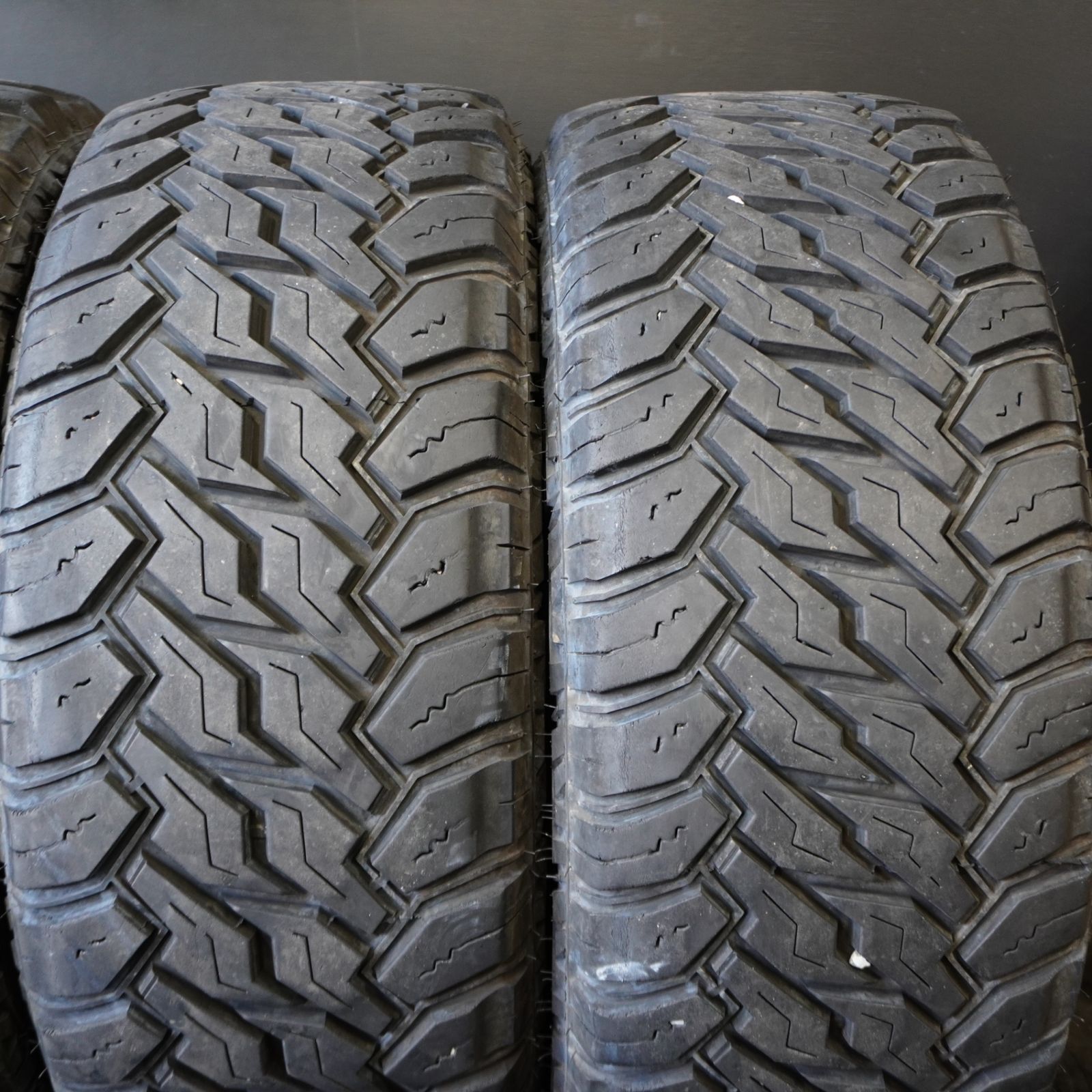 MONSTA MUD WARRIOR / KMC XD811 ロックスター2 【 LT265/50R20 / 9J +