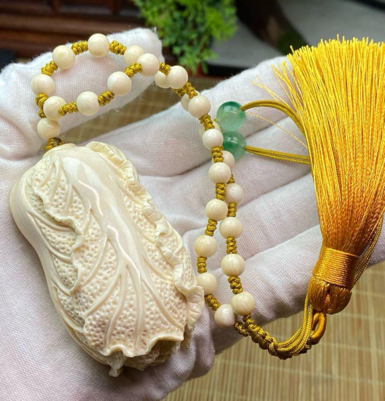 天然マンモス牙美しい手作り彫刻象神仏札の ネックレス