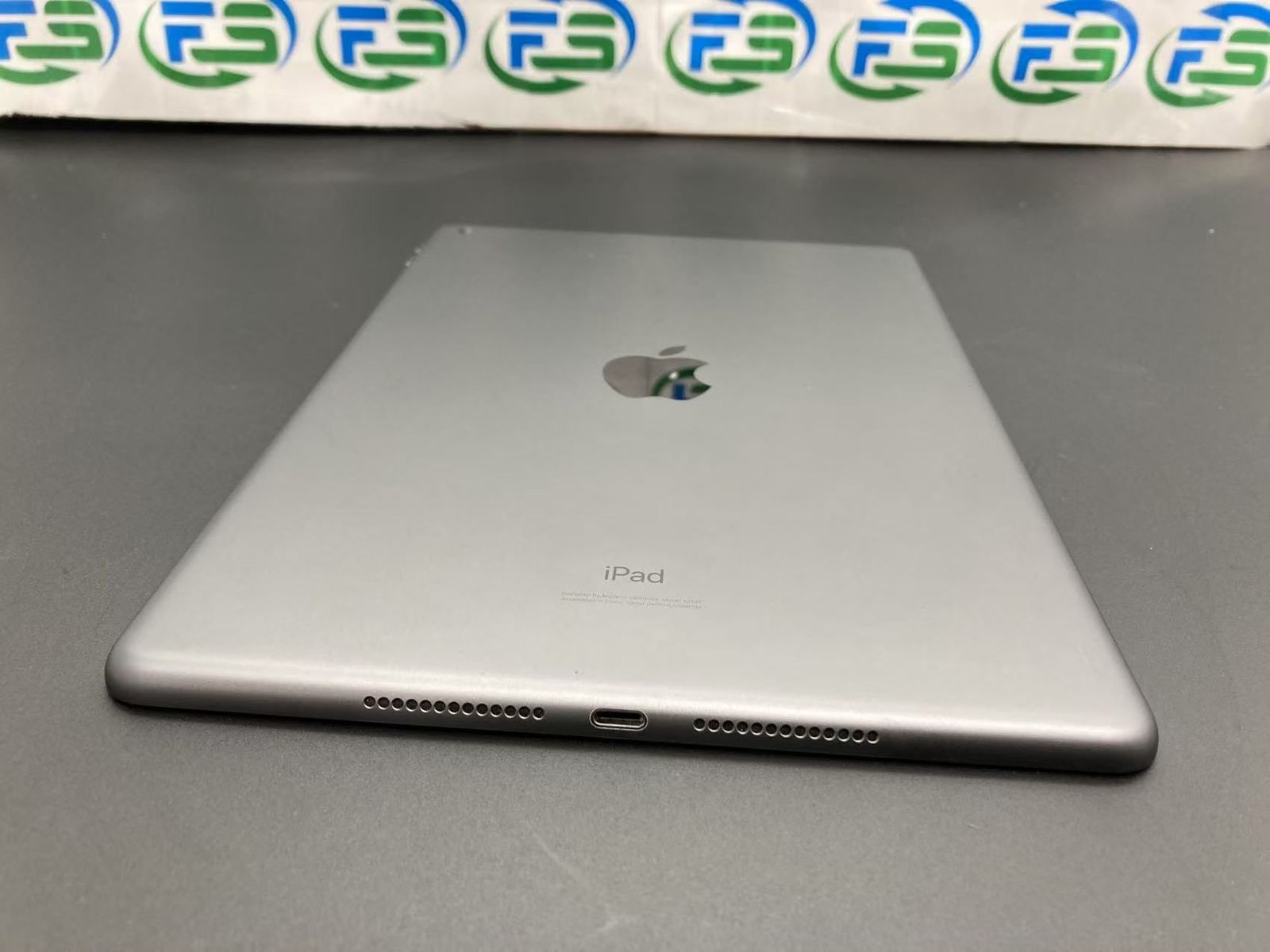 iPad 第7世代 Wi-Fiモデル 32GB スペースグレイ 【公式通販】