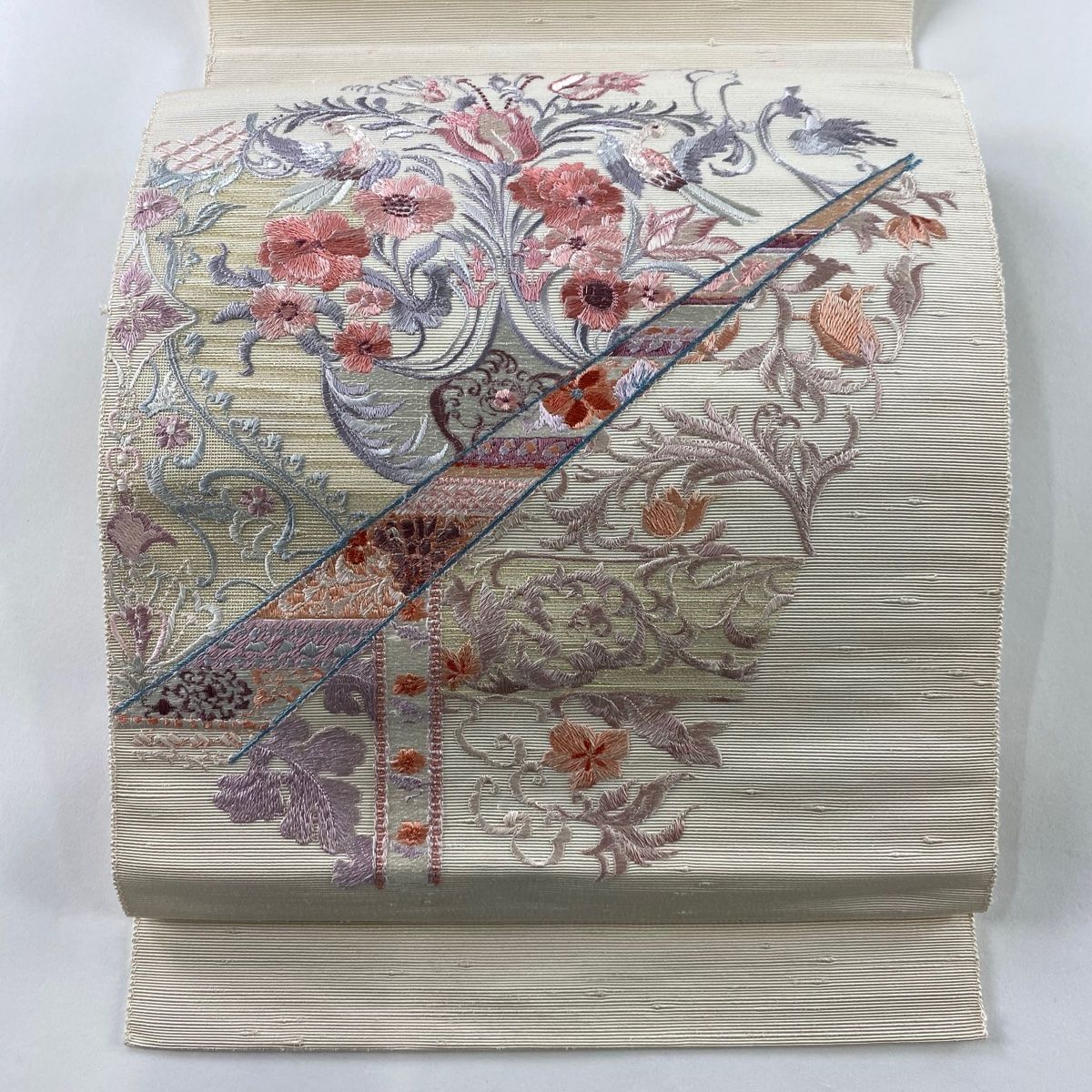 名古屋帯 秀品 八寸名古屋帯 松葉仕立て 草花 鳥 箔 刺繍 クリーム 正絹