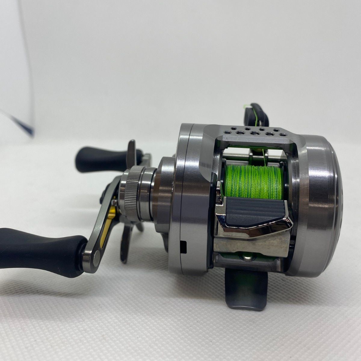 SHIMANO - ΨΨSHIMANO シマノ 045713 ΨΨSHIMANO シマノ ベイトリール 23カルカッタコンクエストBFS