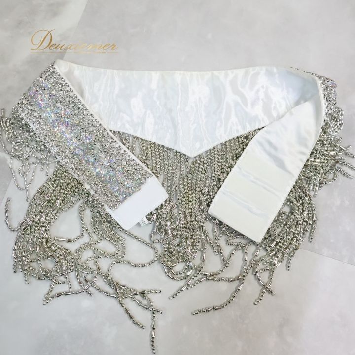 ベリーダンス オリエンタル 衣装 上下セット ホワイト系 白 シルバー系 スパンコールラメ ビーズ 装飾 フリル レース 舞台 発表会 イベント 派手な 衣装 セットアップ 女性用 ダンスコスチューム パフォーマンス 可愛い エレガント CARILOBEACH_COM