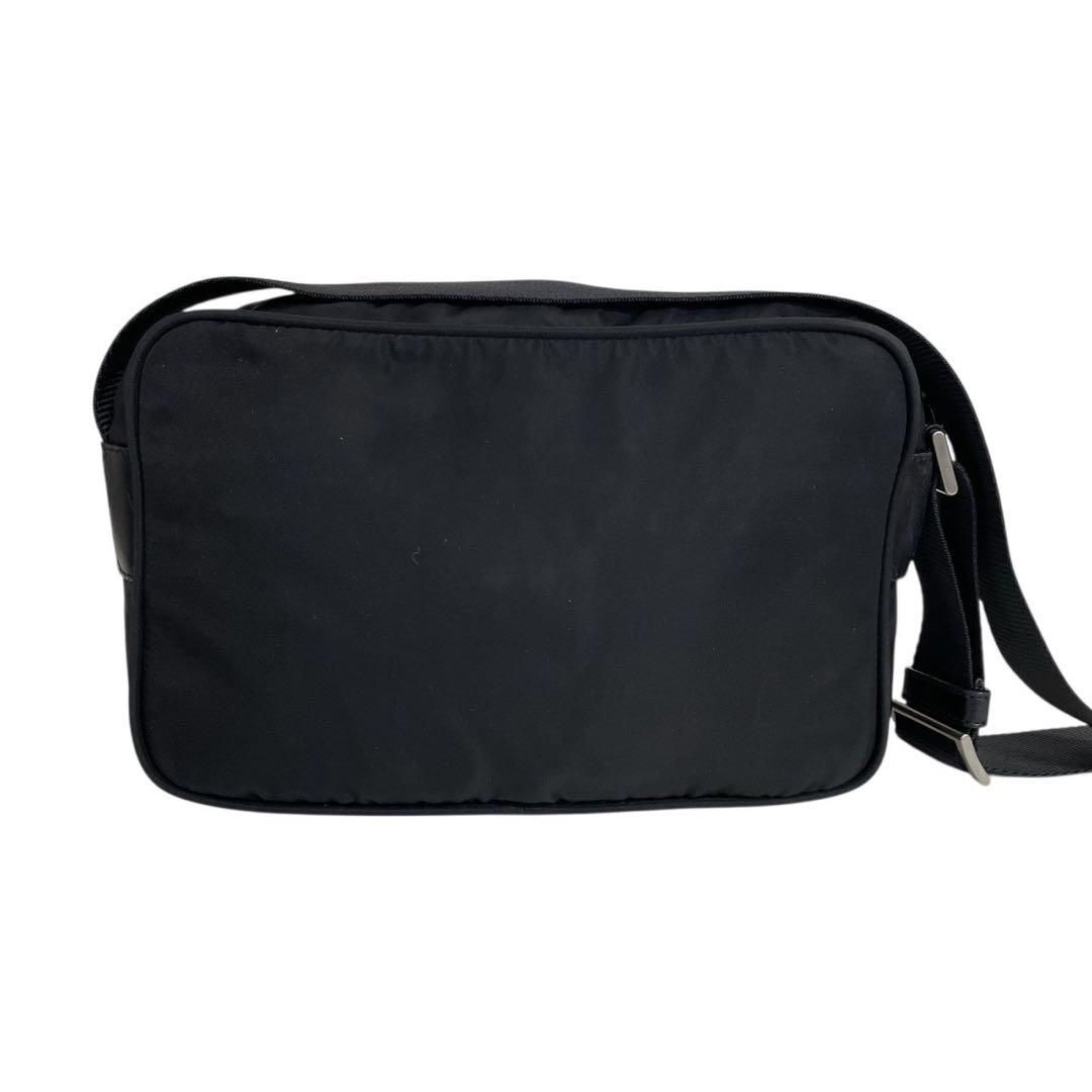 極美品　プラダ　三角ロゴ　ナイロン　黒　カメラバッグ　ショルダーバッグ 4762 極美品 PRADA プラダ カメラバッグ ショルダーバッグ ナイロン 三角