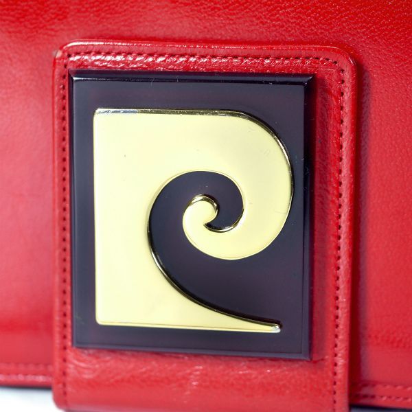 Pierre cardin ビッグPロゴ本革チェーンショルダーバッグ（赤