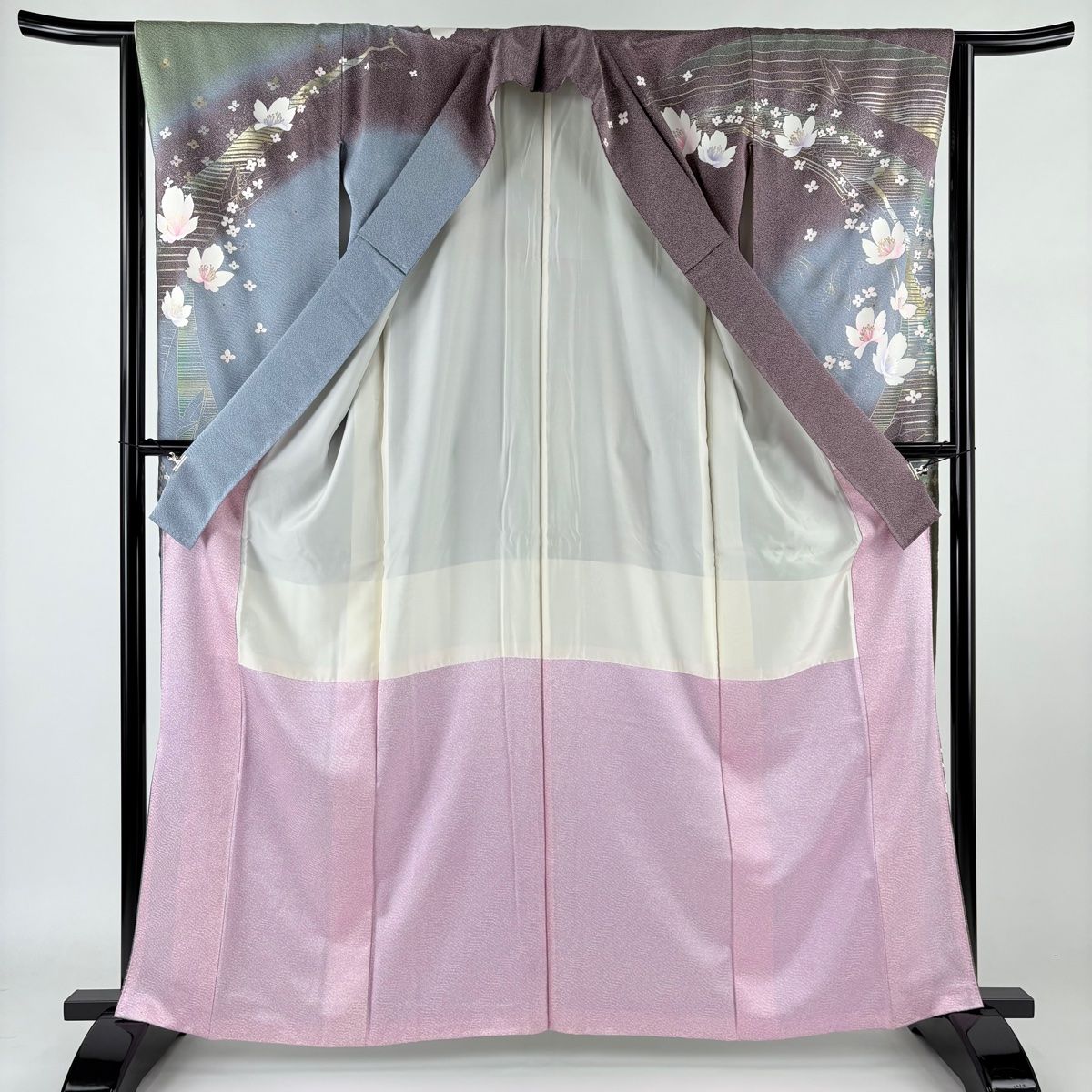 ≪美品≫正絹　振袖のみ【283】【身長155㎝〜165㎝の方用】 振袖 身丈162.5cm 裄丈63.5cm S 袷 花 蝶 金銀彩 ラメ 灰紫 正絹
