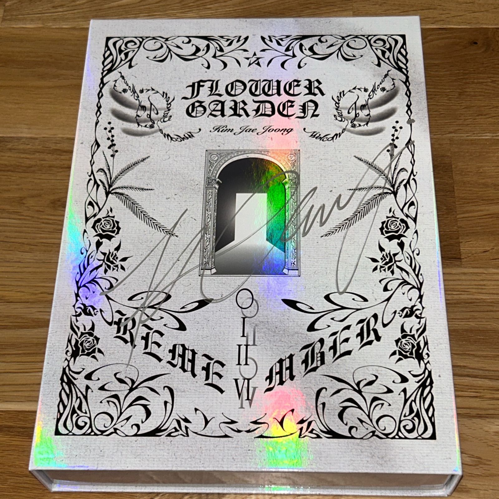 ジェジュン 直筆サイン「FLOWER GARDEN」CLASSIC ver. ジェジュン 直筆サイン「FLOWER GARDEN」CLASSIC ver. - メルカリ