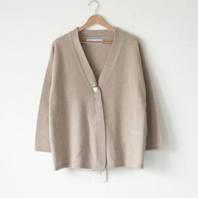 STAMP AND DIARY リュクスメリノ Vネックカーディガン ベージュ スタンプアンドダイアリー メリノウール