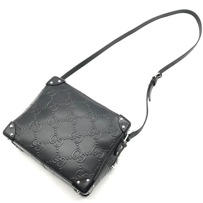 超美品 GUCCI グッチ GGエンボス レザー ショルダー バッグ ブラック  