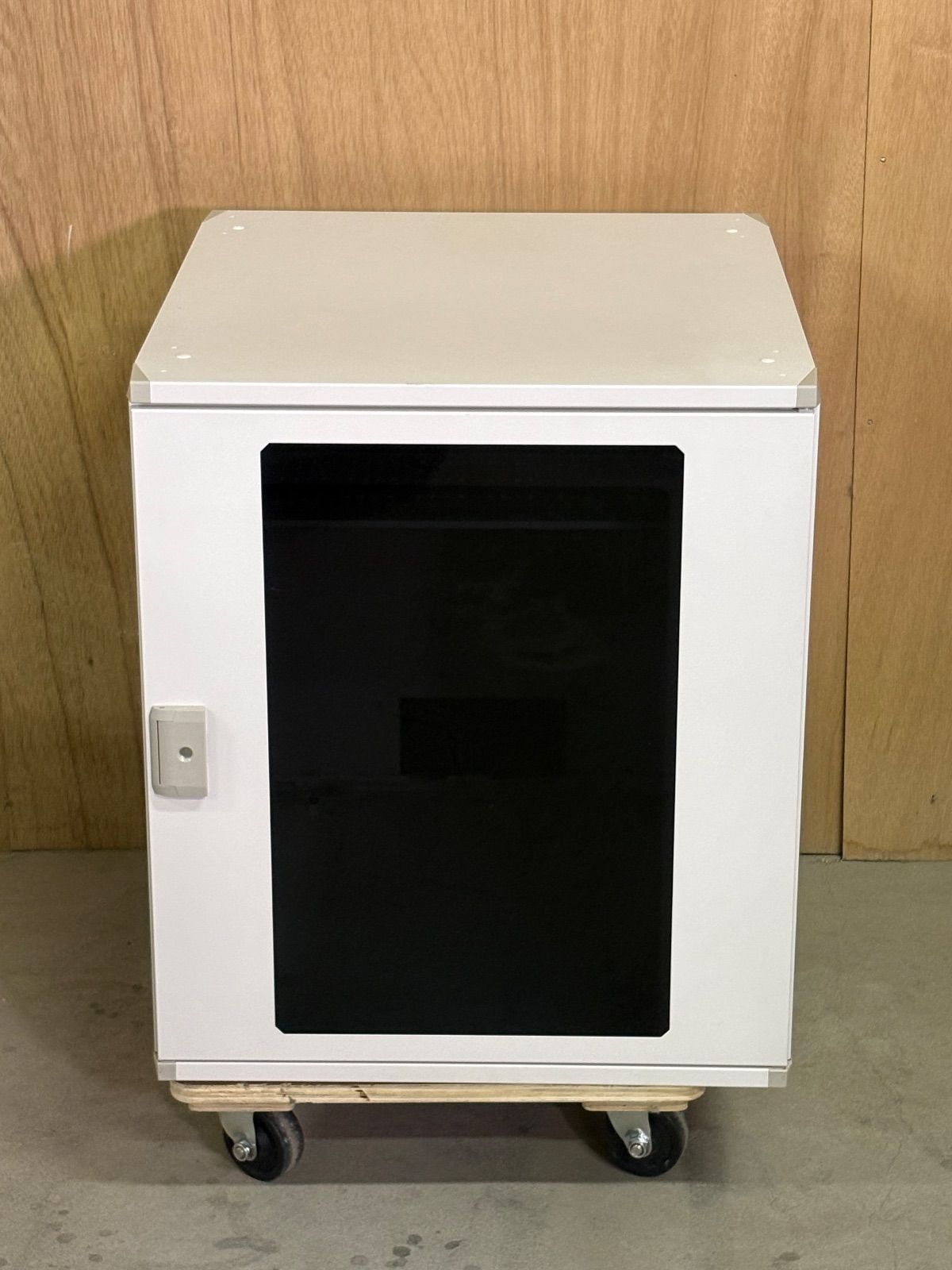 GK126 山口県下松市より システムラック FVKシリーズ 日東工業 経済型 タイプ サーバーラック 19インチ