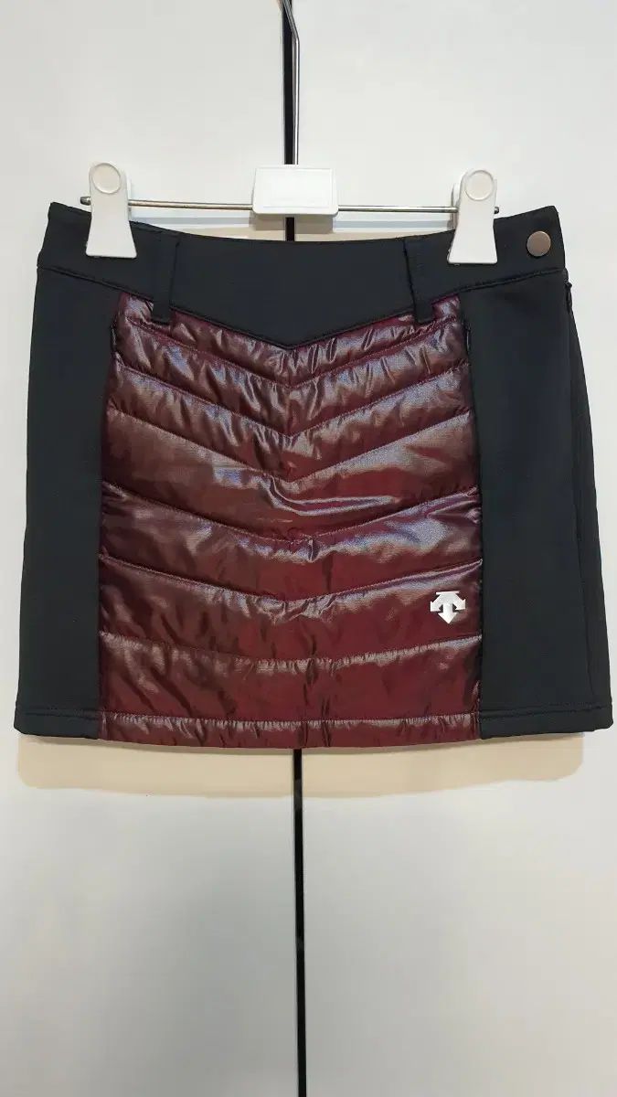 【雷市場（ポンジャン）商品韓国直送】 デサント₍DESCENTE) 正規品 ダウン ゴルフ スカート