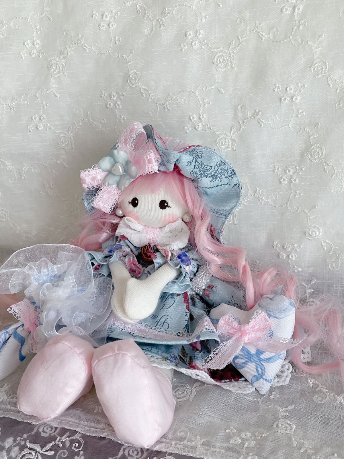 カントリードール♡ハンドメイド♡お人形♡くすみピンク薔薇♡ カントリードール 手作り人形 ハンドメイドドール