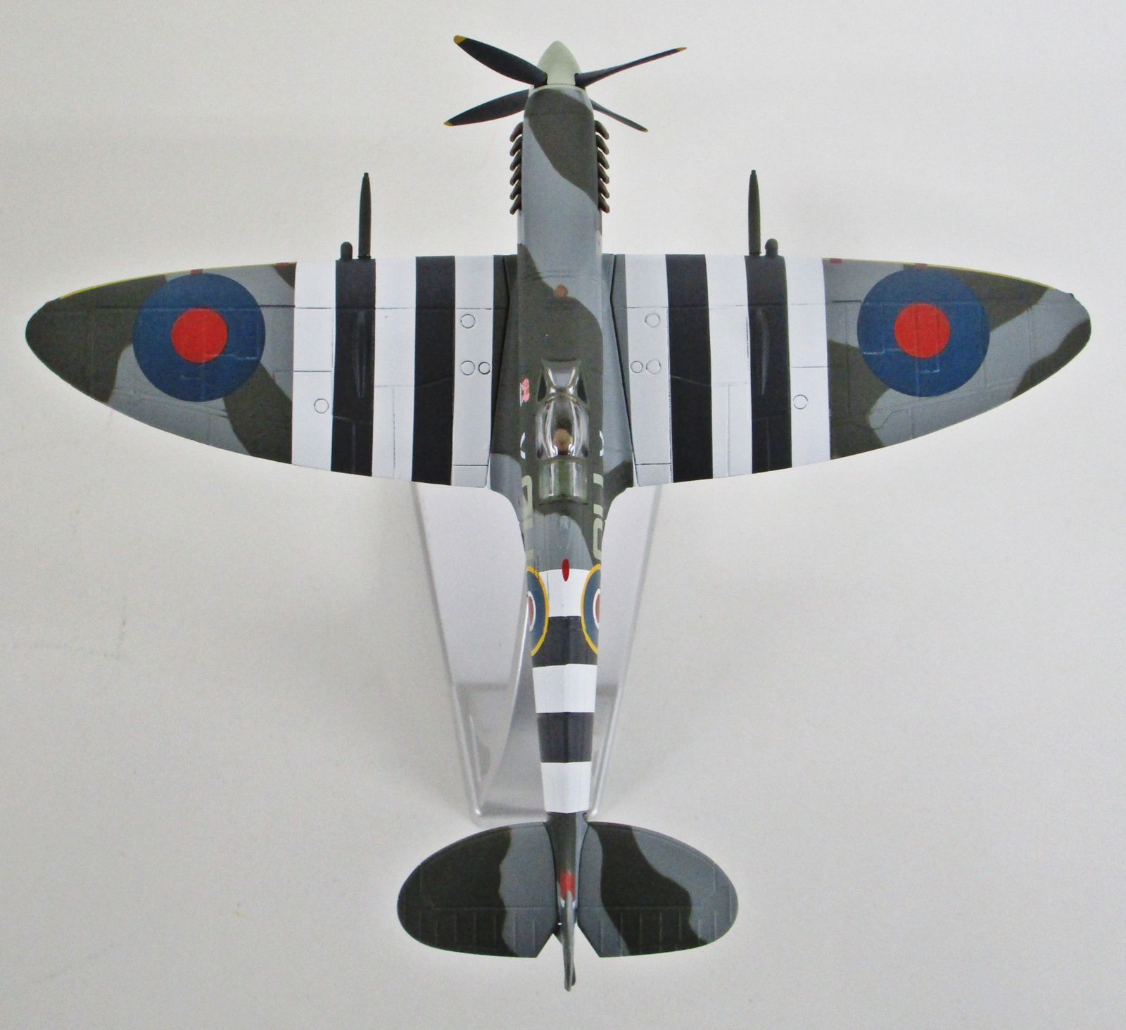 CORGI 1/72 スーパーマリン スピットファイア MkIXe ML407 Sq