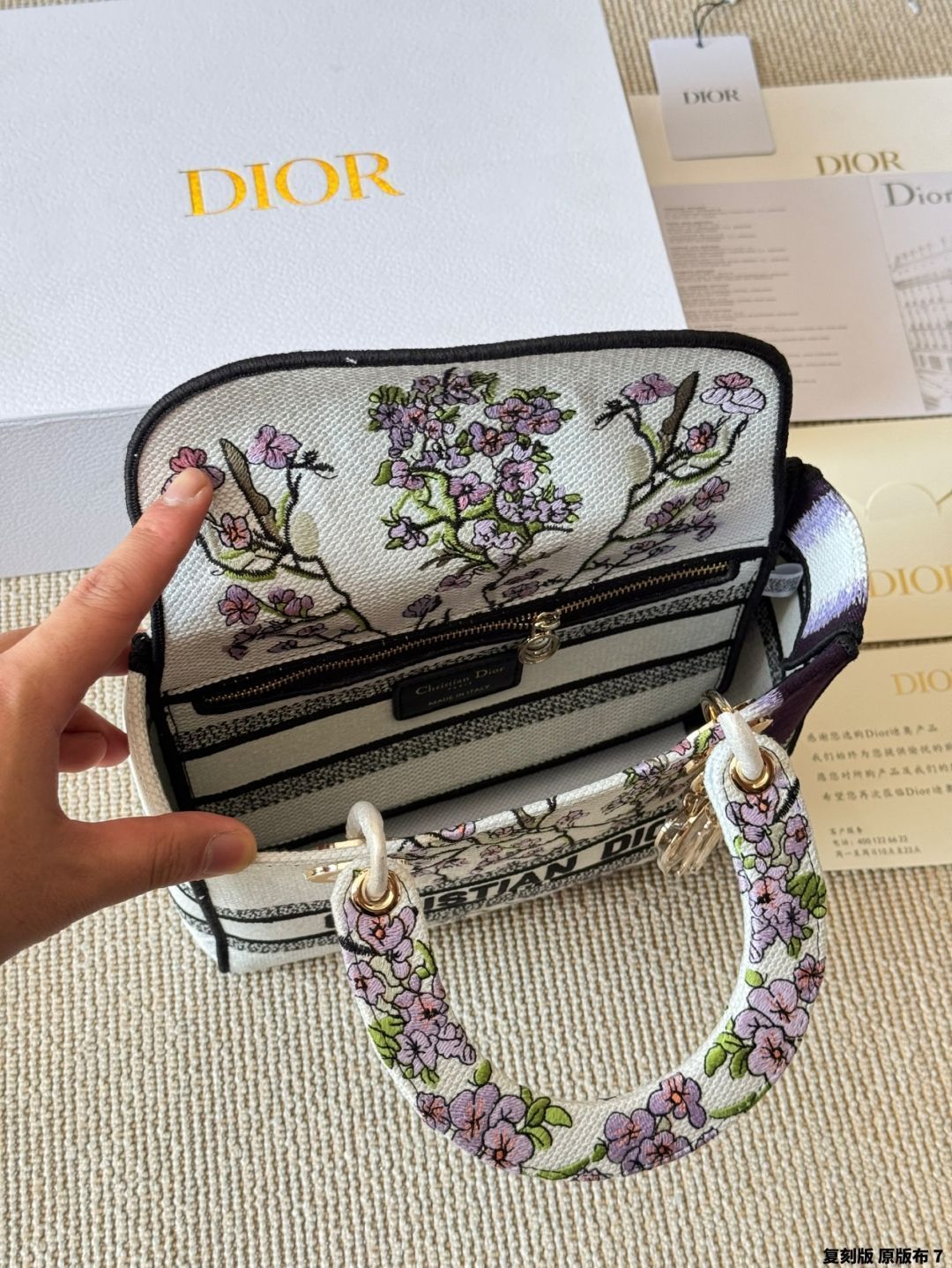 今日特価】Dior Lady D-Lite 刺繍ハンドバッグ（Dior Lady D