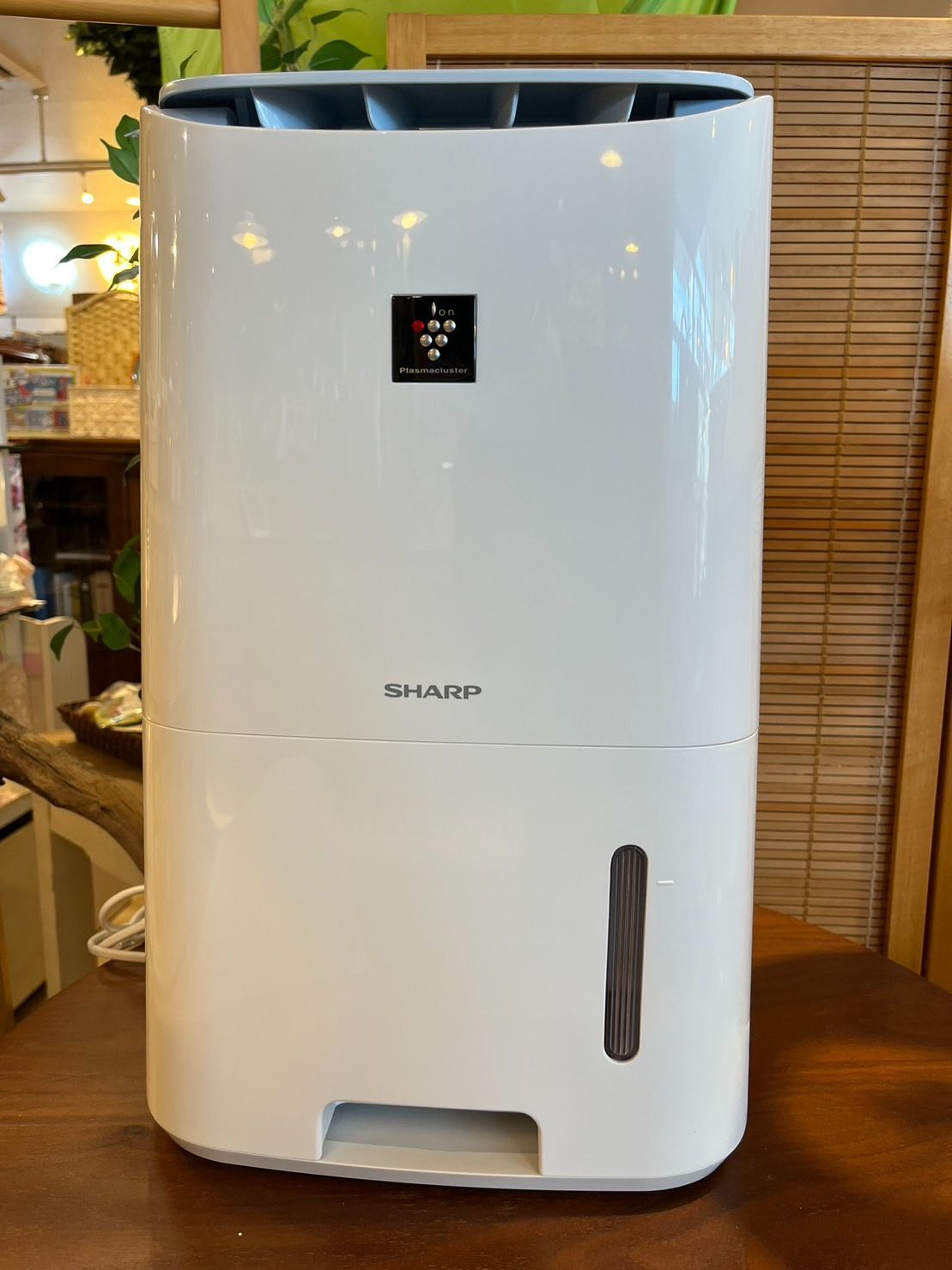 SHARP 衣類乾燥除湿機 CV-H71-W 2018年 シャープ CV-H71 価格比較 - 価格.
