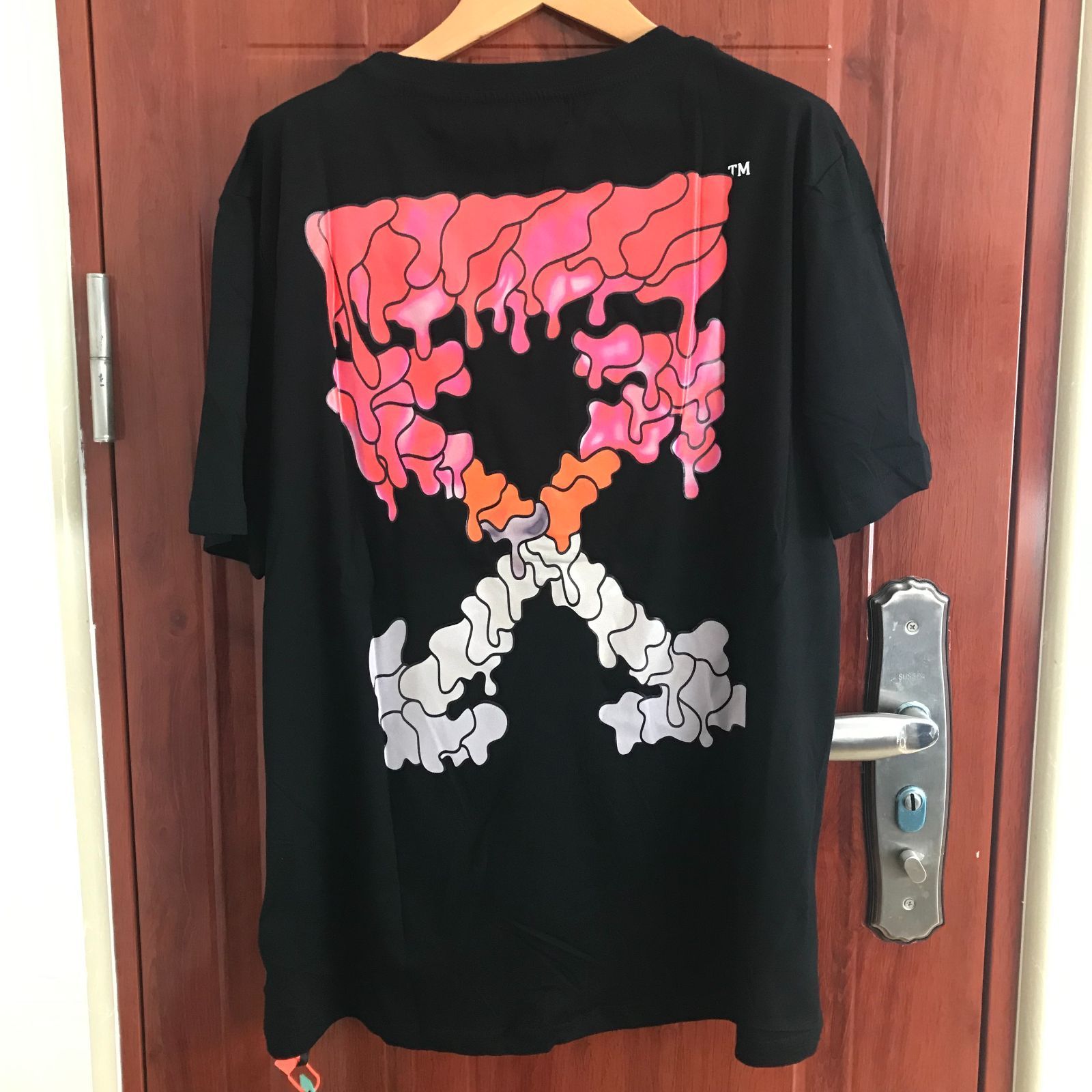 OFF-WHITEオフホワイト Tシャツ 黒