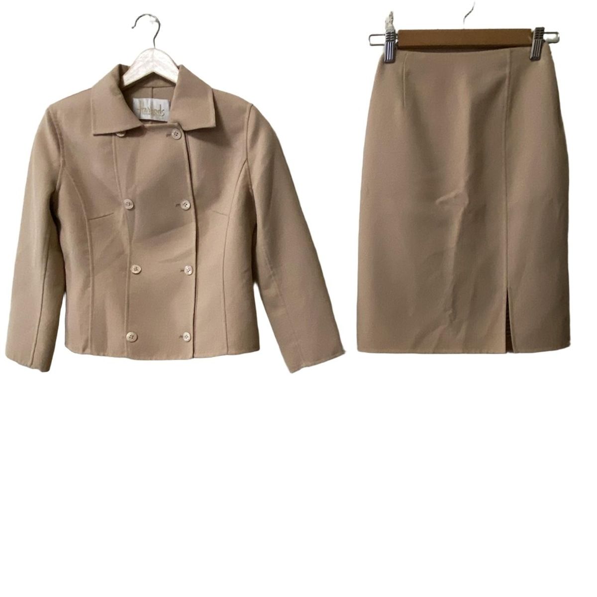 HARRODS ハロッズ スカートスーツ レディース - ベージュ 肩パッド