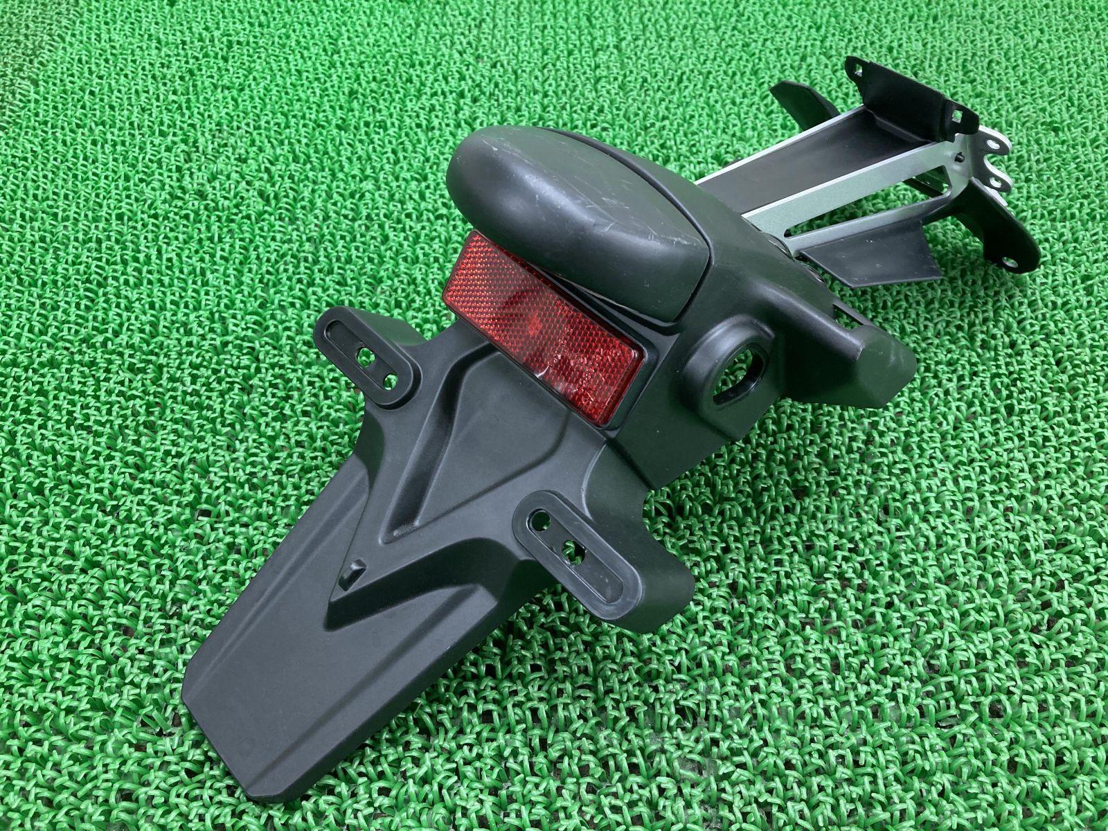MT-07 リアフェンダー ヤマハ 純正 中古 バイク 部品 RM07J マスターオブトルク 割れ欠け無し 車検 Genuine
