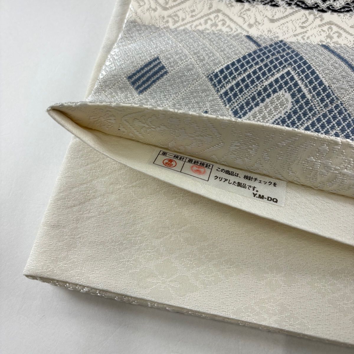 袋帯 美品 秀品 幾何学 段縞 銀糸 白 六通 正絹 【中古】 - メルカリ