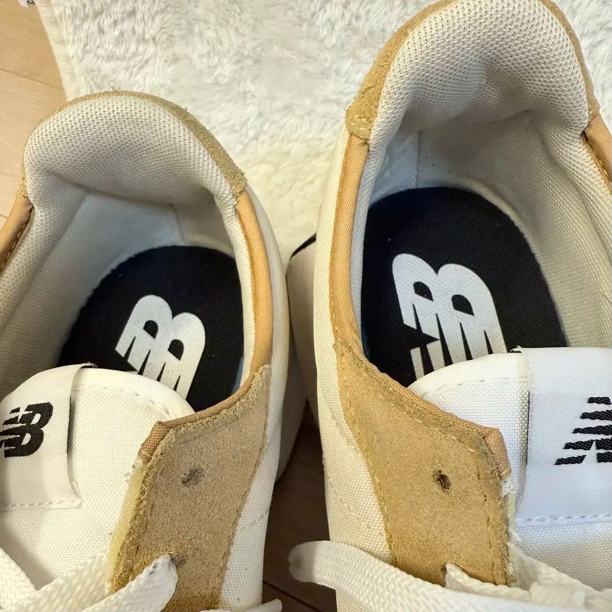 327 ゴーストベージュ