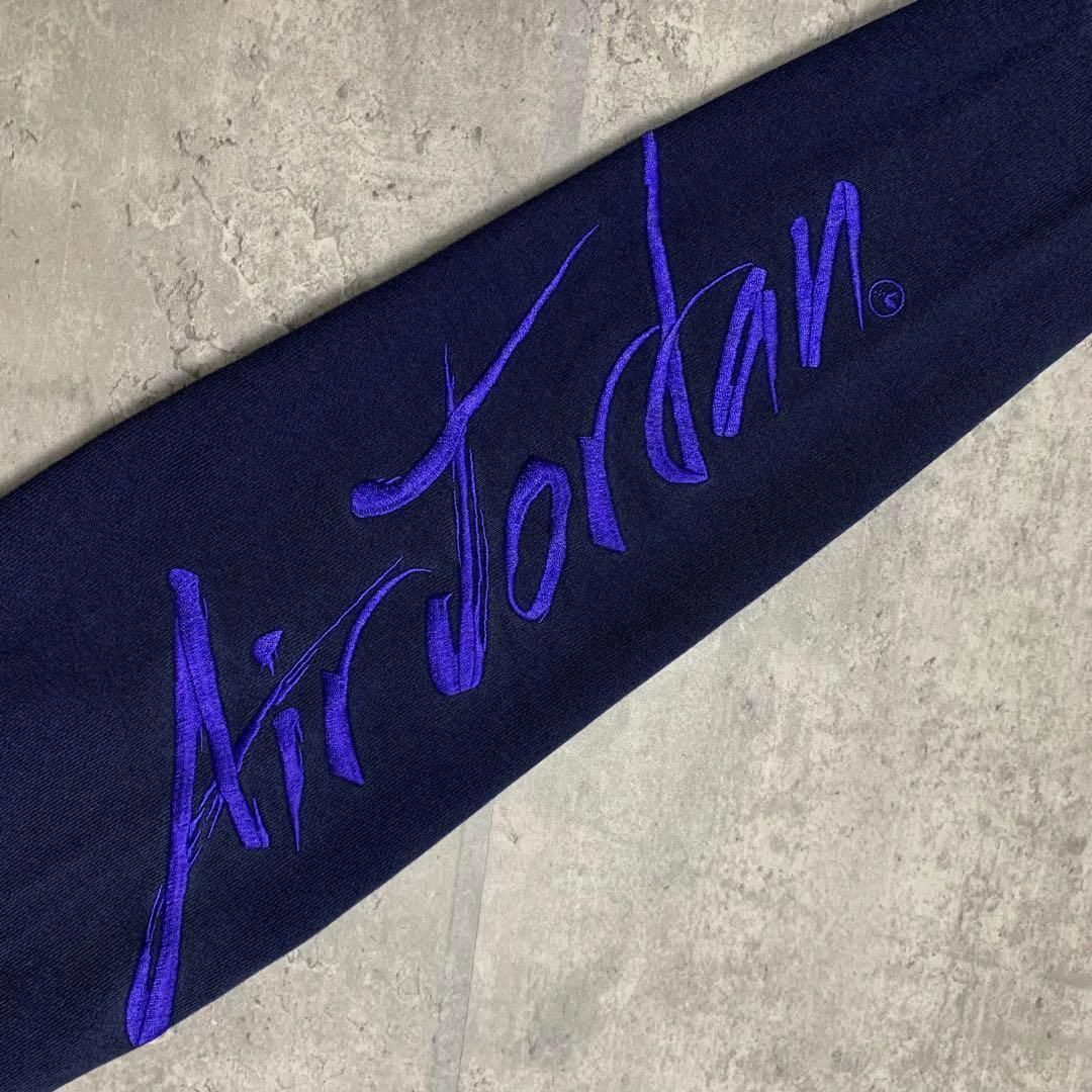 【入手困難】エアジョーダン刺繍ワンポイントロゴ　希少　パーカー　即完売モデル 最高デザインエアジョーダン パーカー 刺繍ロゴ 希少カラー ワン