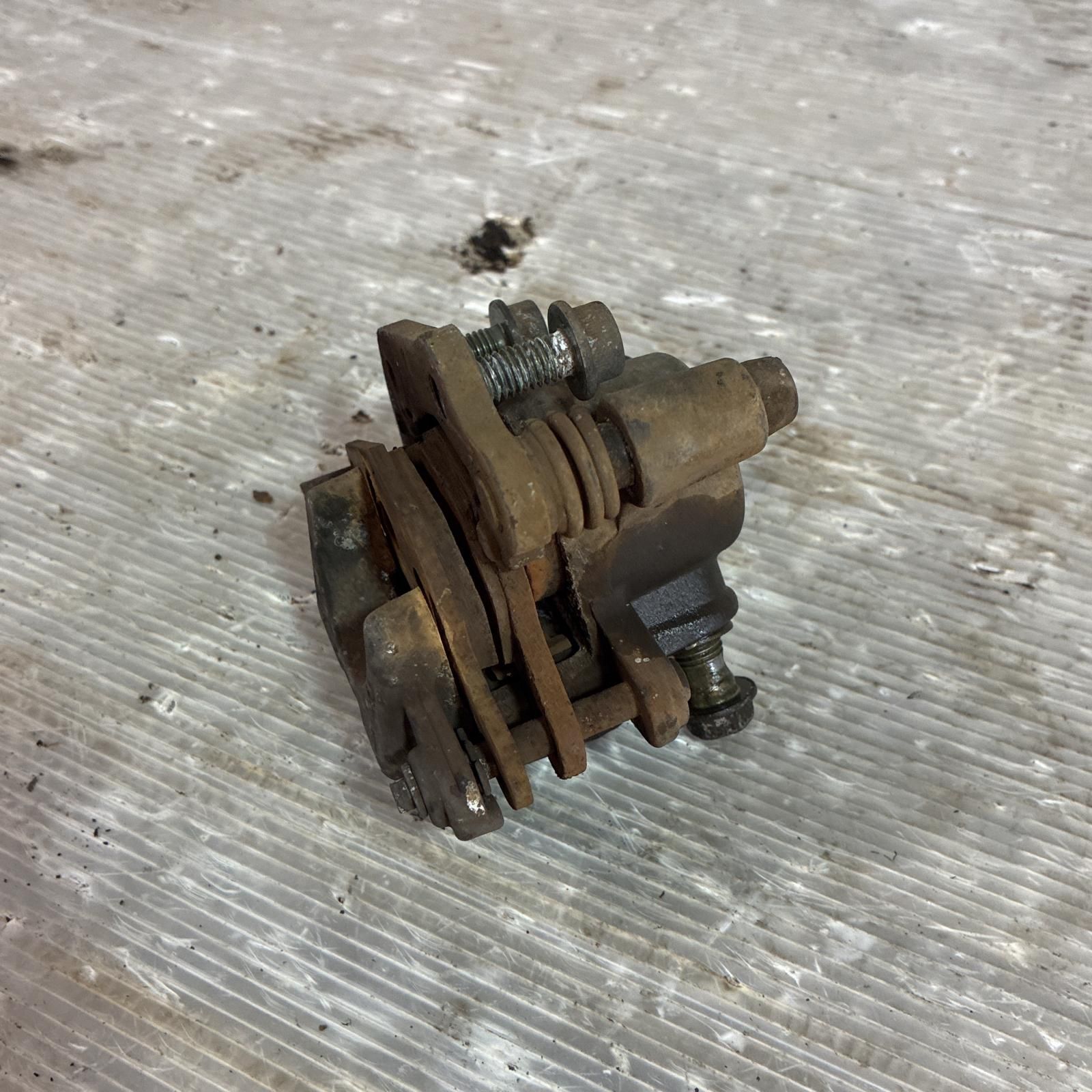 SUZUKI アドレスV100 CE13A ブレーキキャリパー スズキ 2025年最新