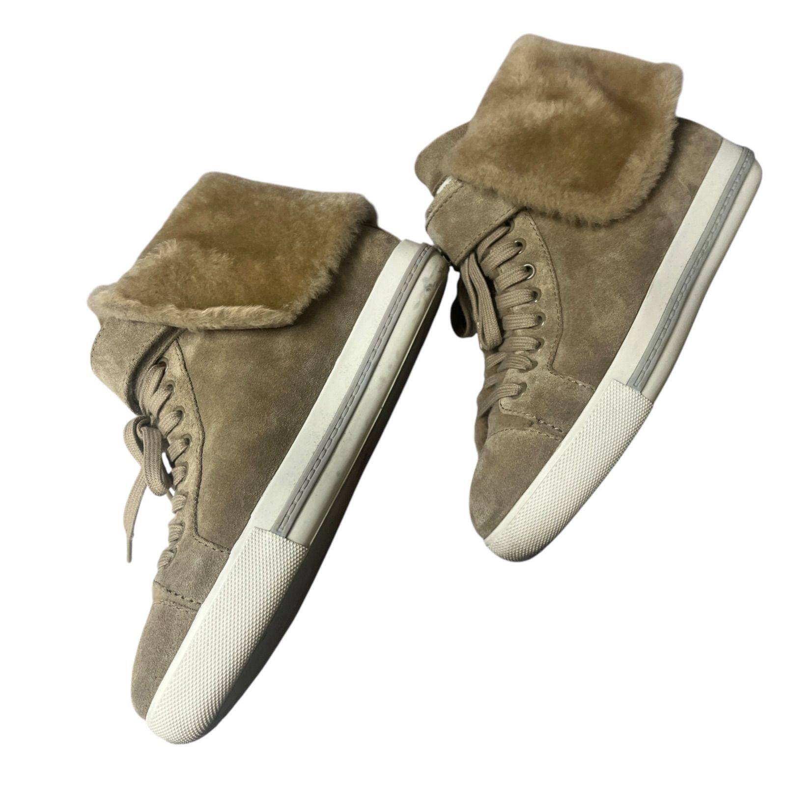 ミュウミュウ　ハイカットスニーカー 美品♪ミュウミュウ ロゴメタルトゥ ハイカット スニーカー 37.5