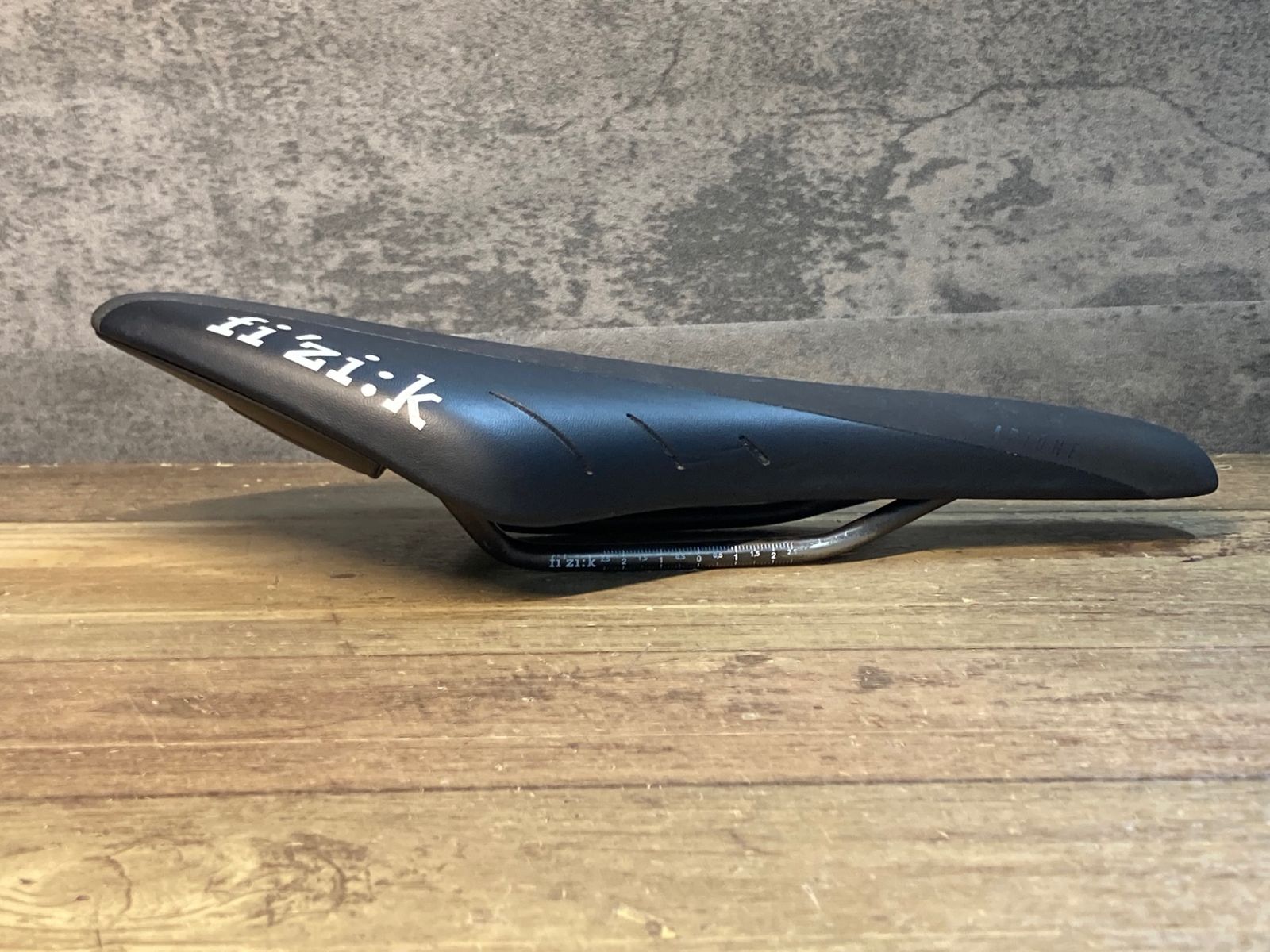 fizik arione kium フィジーク アリオネ キウムレール フィジーク アリオネ ki:um STD for スネーク FIZIK ARIONE