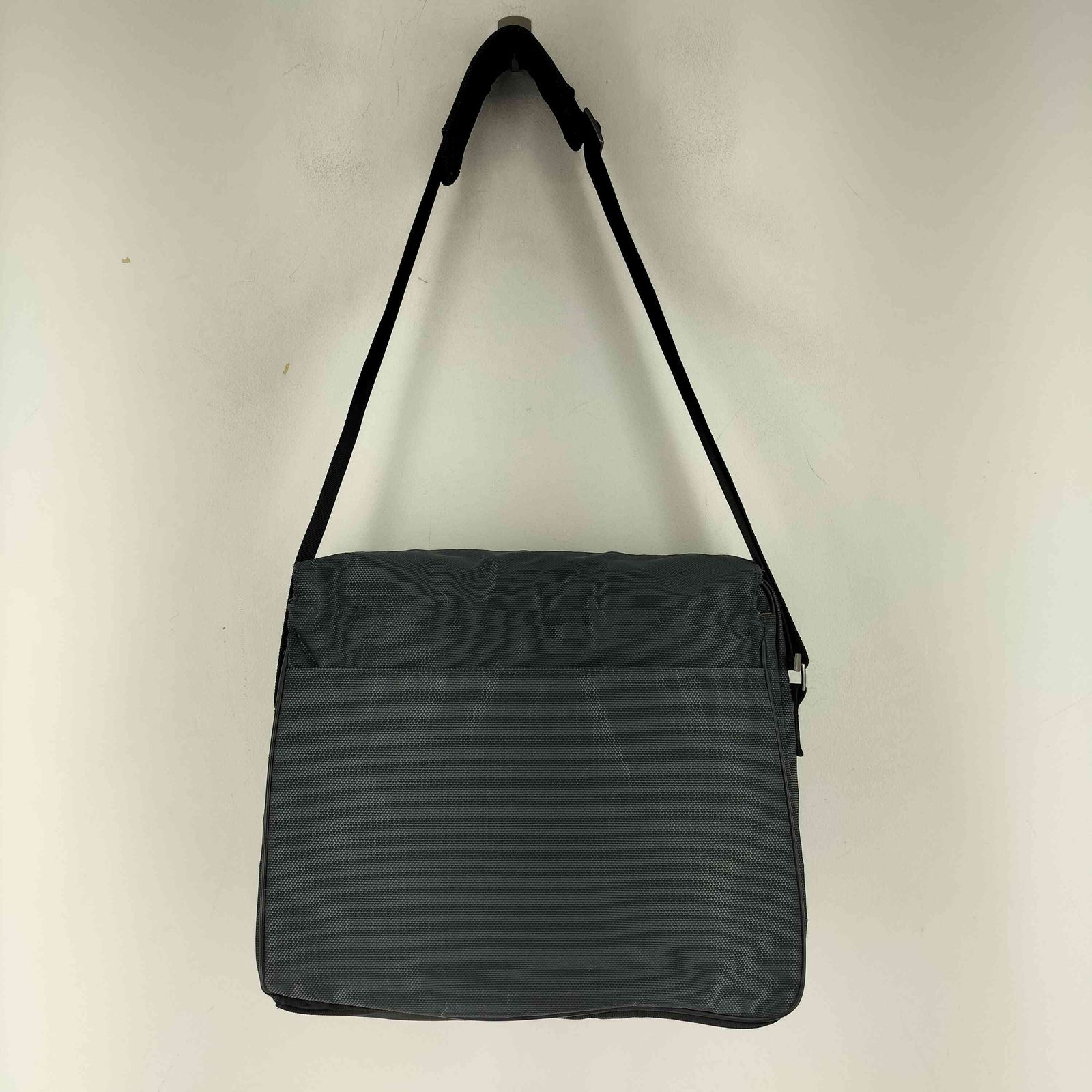 ⭐︎新品・未使用品⭐︎BANANA REPUBLIC MEN’Sメッセンジャーバッグ バナナリパブリック BANANA REPUBLIC ナイロンメッセンジャー