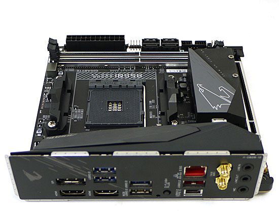 bn:9] GIGABYTE Mini ITXマザーボード B550I AORUS PRO AX Rev