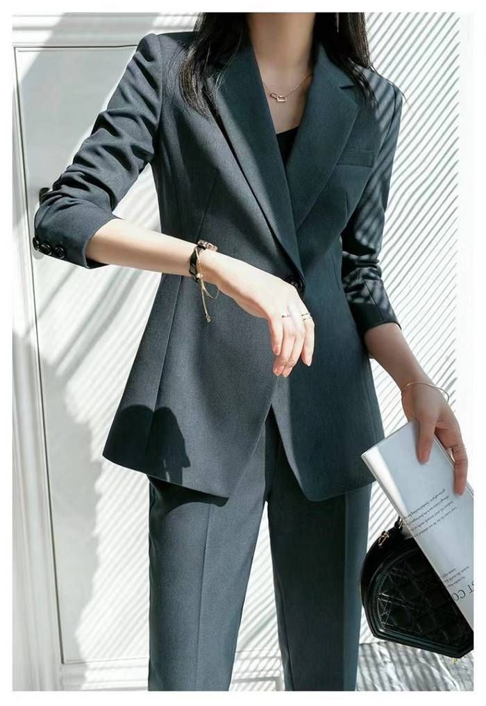 女性