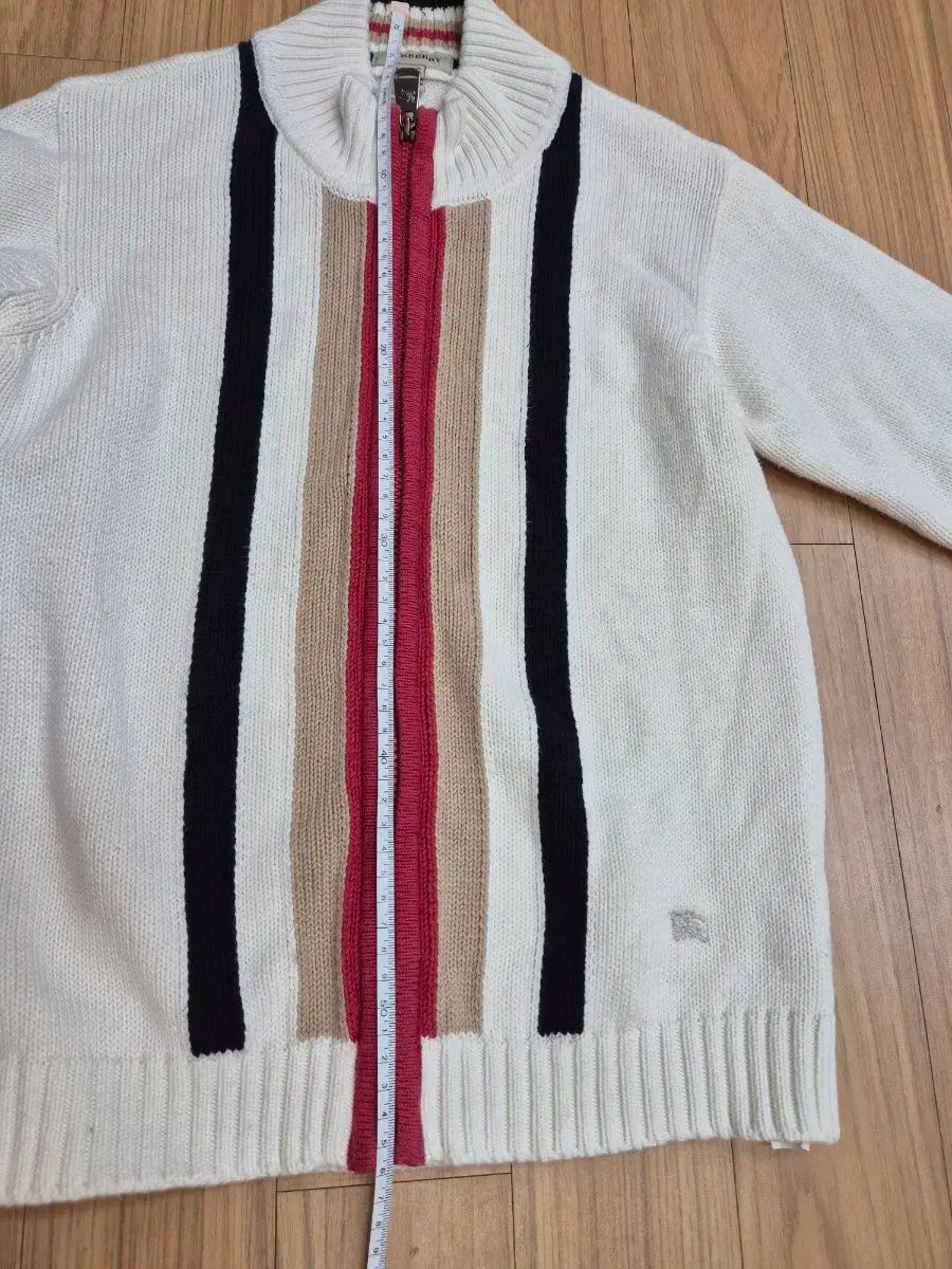 カーディガンです サイズは10Y