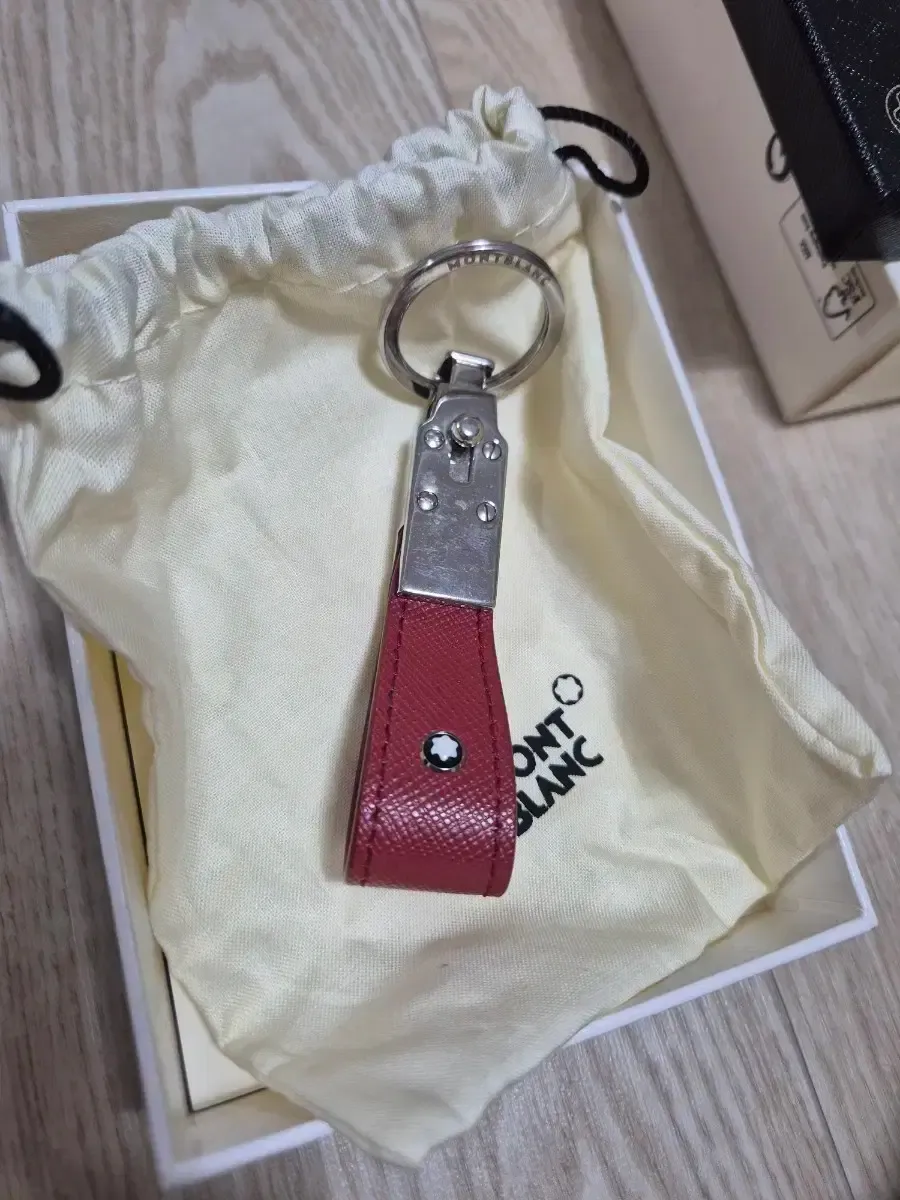 2025年最新】MONTBLANC メンズ キーホルダー・キーリングの人気