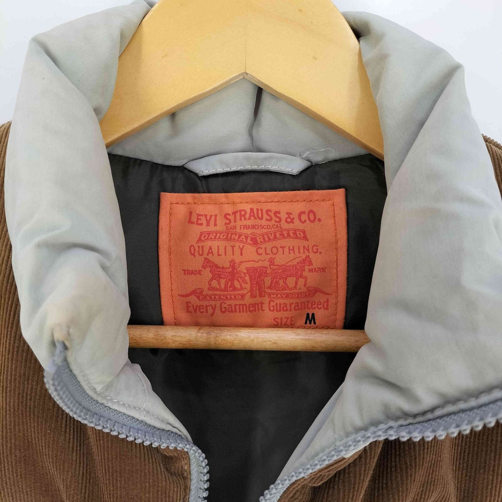 美品【Levi's】リーバイス ウエスタン ペイズリー柄 ダウンベスト Levi´s/リーバイス ウエスタンペイズリー柄ダウンベスト