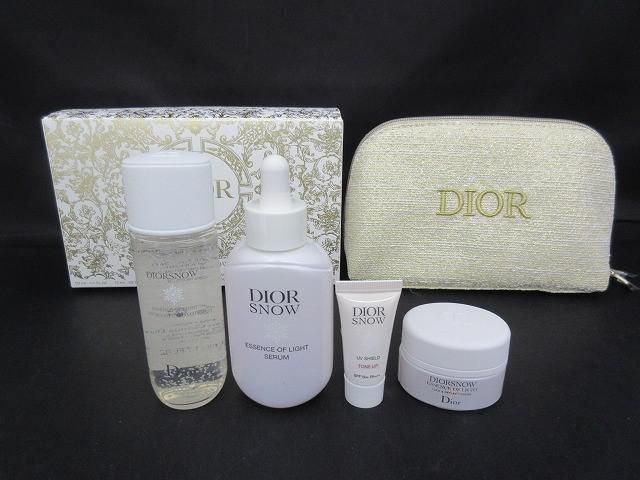 新品未使用 ディオールスノーエッセンス 限定品 ホリデー Dior（ディオール）の「ディオール スノー エッセンス ホリデー