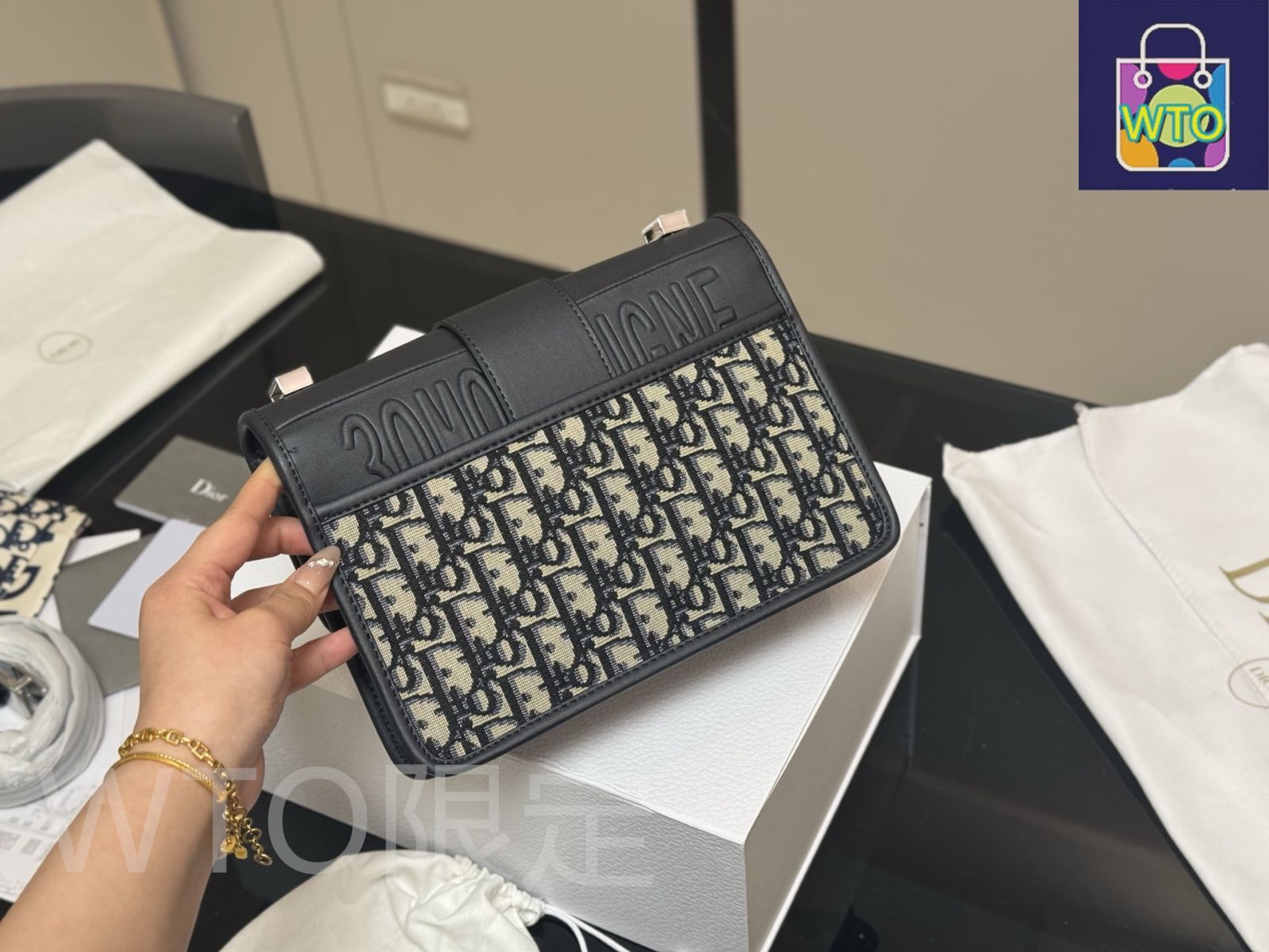 美品・ヴィンテージ【DIOR】30 MONTAIGNE ハンドバッグ DIOR | 30 Montaigne バッグ スモール カーフスキン