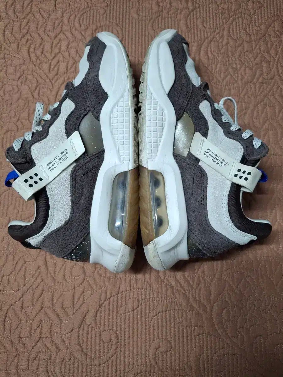 250 NIKE