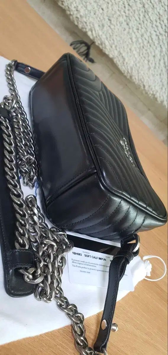 PRADA プラダ