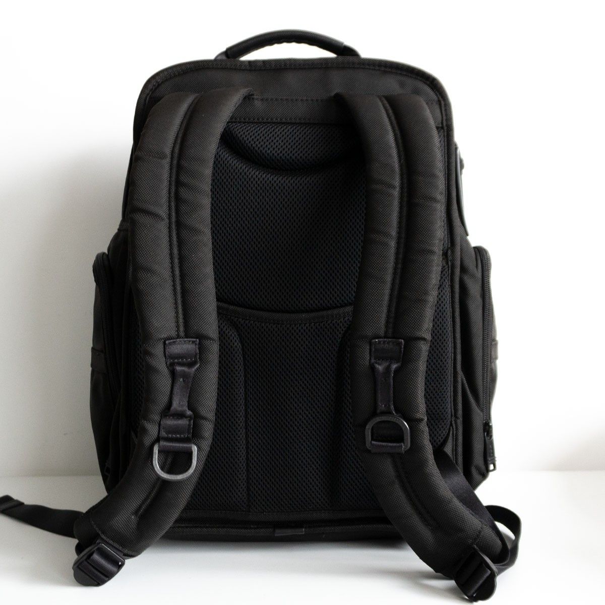 TUMI トゥミ 美品 リュック ビジネス バッグ 232389D 【即日発送】 TUMI トゥミ 美品 リュック ビジネス バッグ 232389D 【即日発送