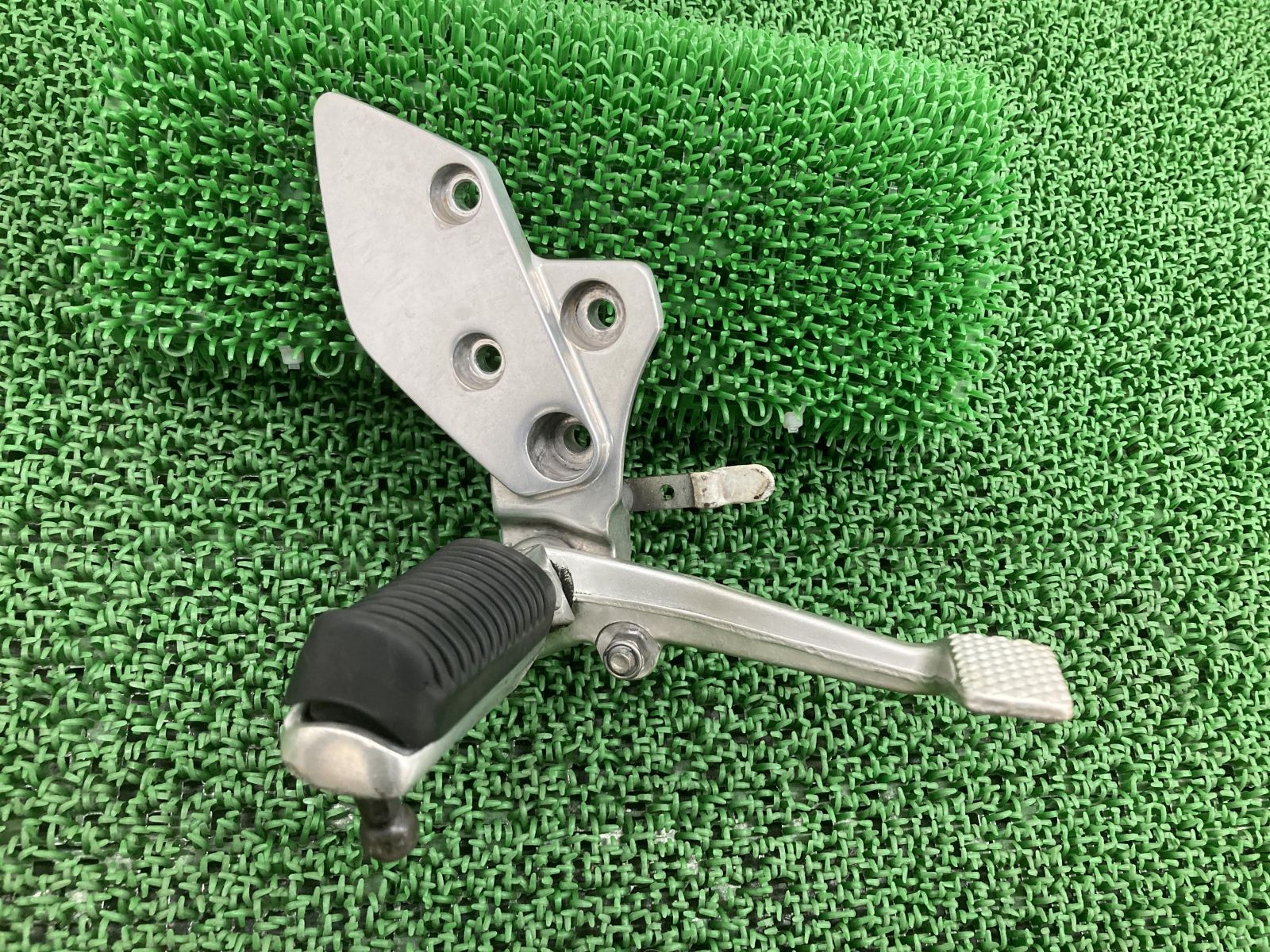 XJR1200 ステップ 右 4KG ヤマハ 純正 中古 バイク 部品 ブレーキ